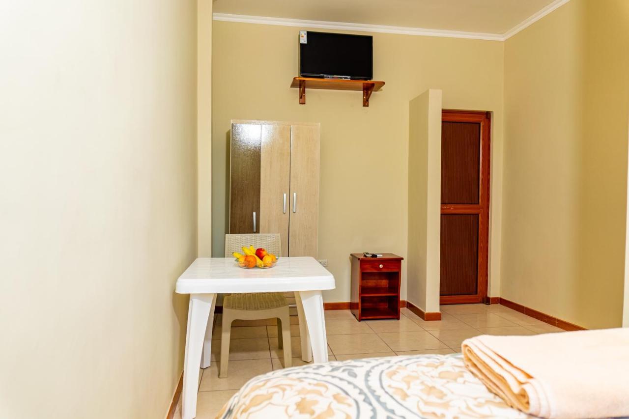 Cucuve Eco Hostal Puerto Baquerizo Moreno Dış mekan fotoğraf