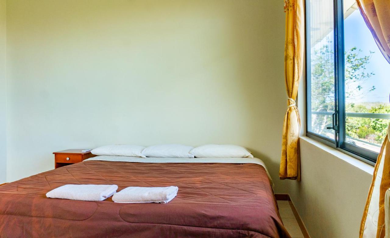 Cucuve Eco Hostal Puerto Baquerizo Moreno Dış mekan fotoğraf